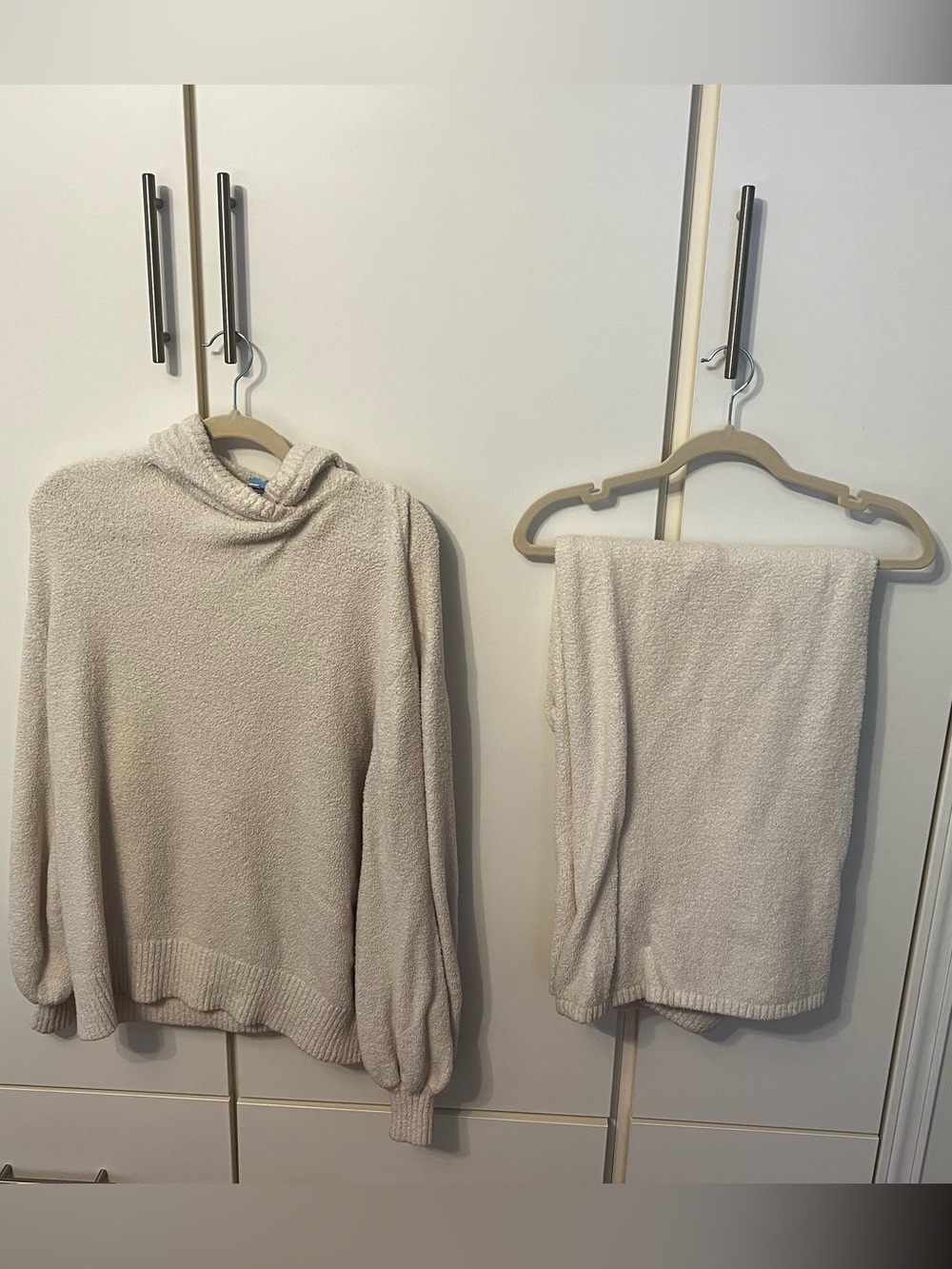 Cozy Cream Hooded Women's outfit